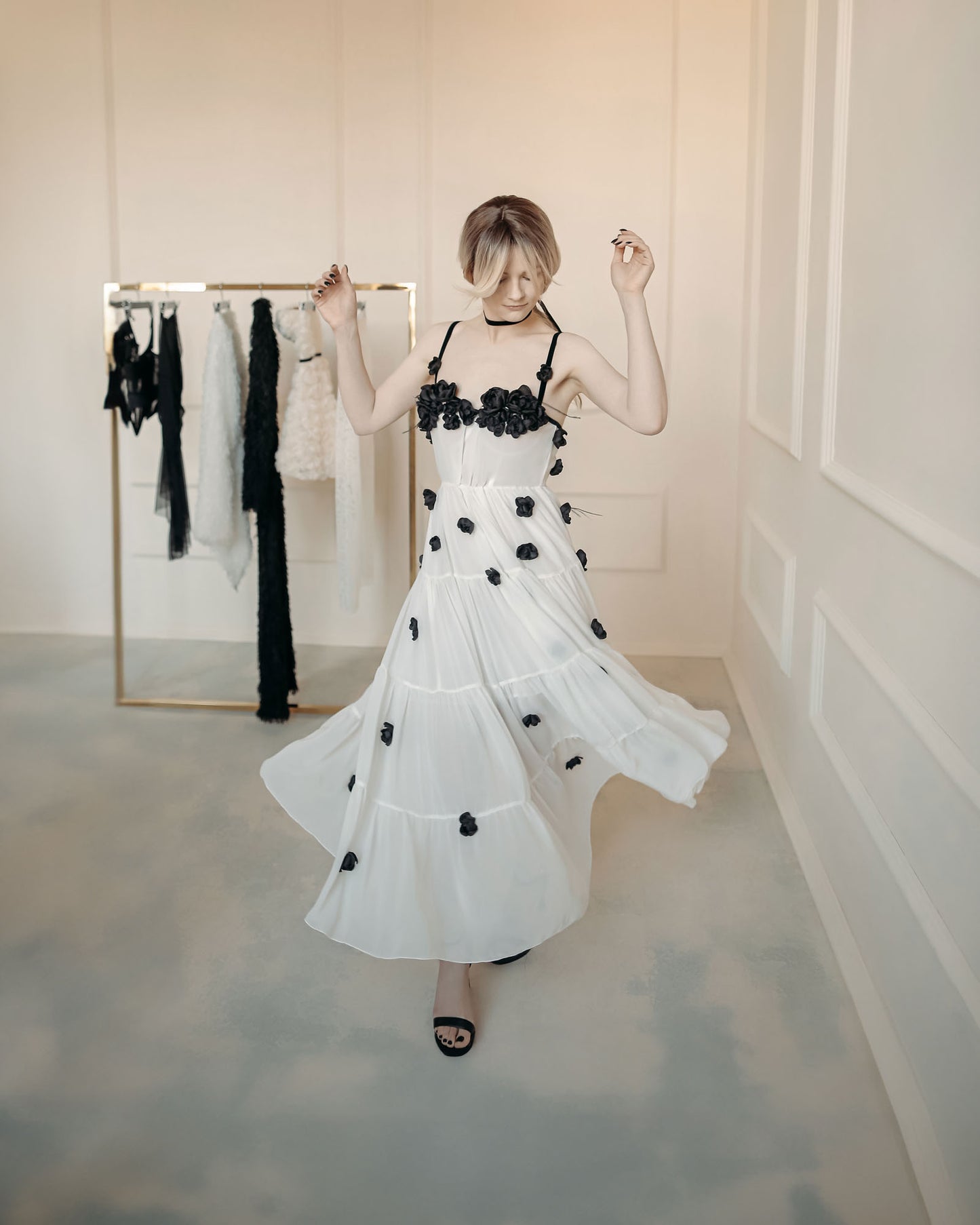 Suknia Midi Midnight Floral Cascade Dress